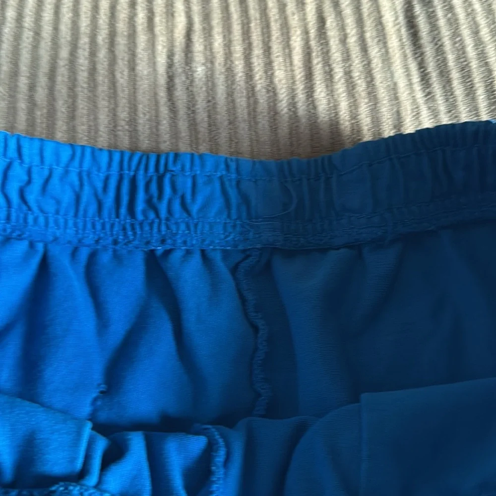 Sporty and Rich shorts - Picture 2 of 5